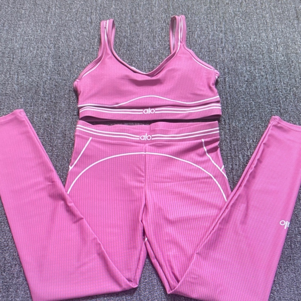 ALO Yoga Pink Sports Bra Size S